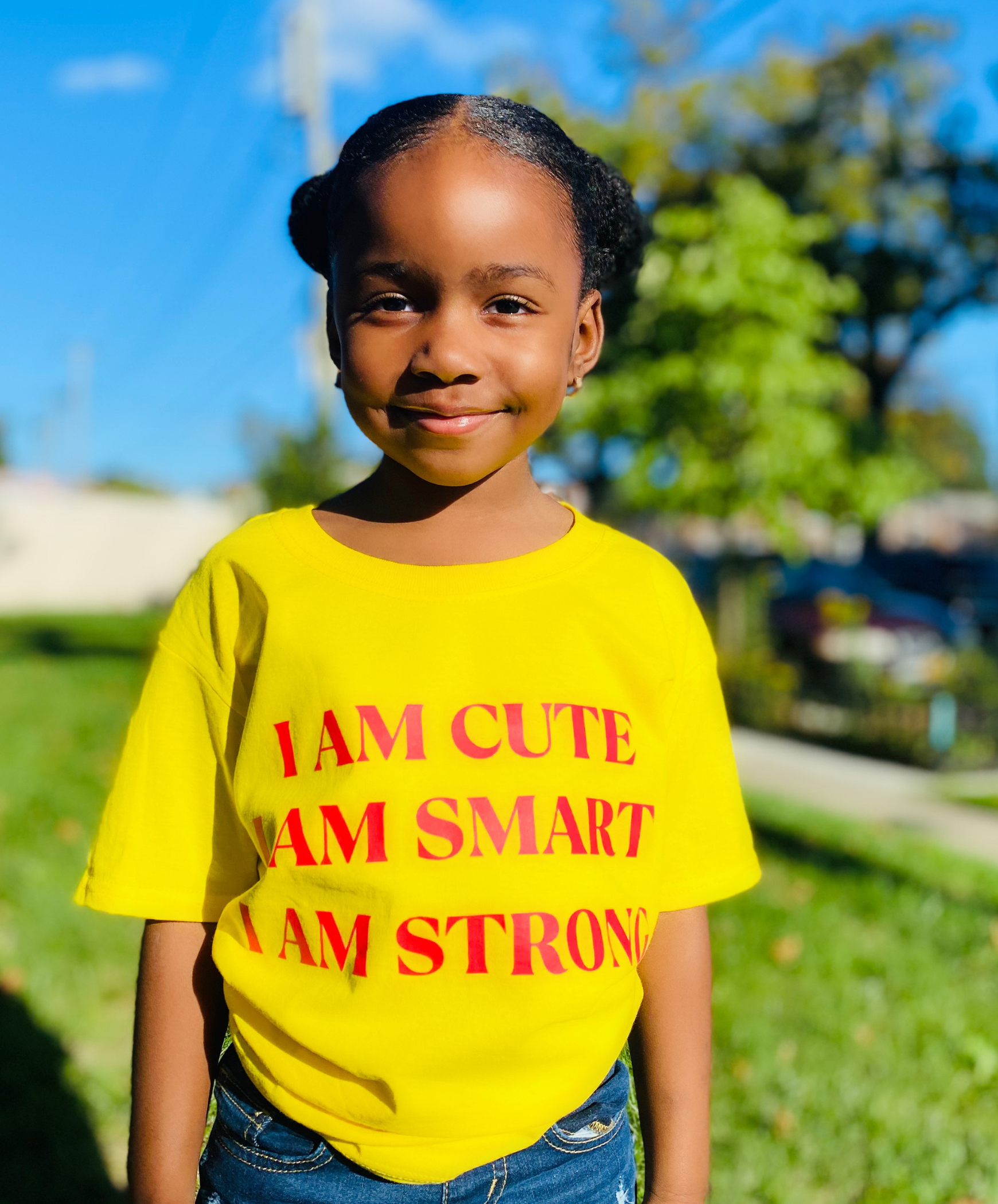 I AM CUTE yellow tee